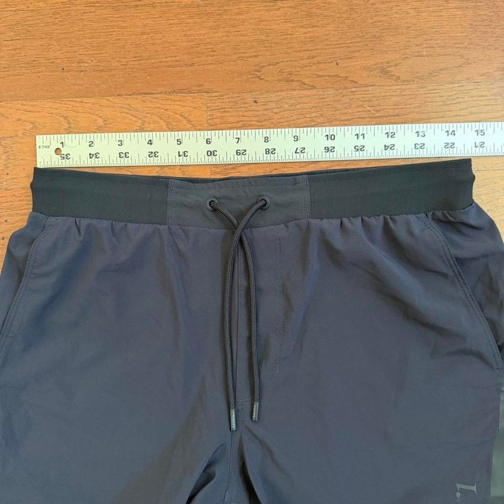 Vuori Domain Performance Shorts Mens Small S Black 6.5" Inseam Lined Gym V3007 - Picture 5 of 6